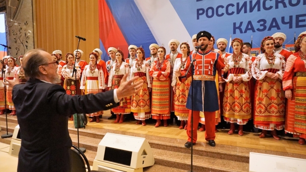 На фото: Выступление Кубанского казачьего хора всегда создает особую атмосферу праздника.