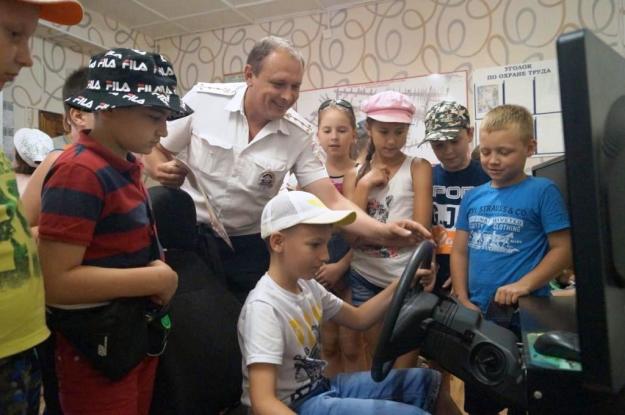 Дети в автошколе