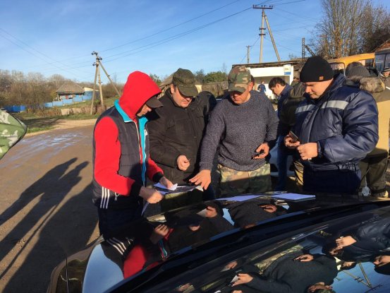 Глава Новокубанского района А.В. Гомодин и 50 новокубанцев - добровольцев сейчас помогают жителям села Кабардинского Апшеронского района, пострадавшим от наводнения.