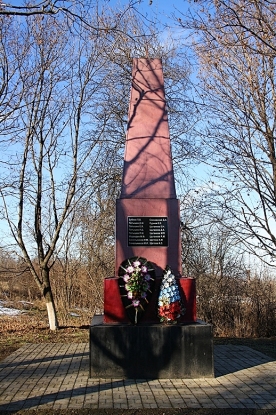 1.На окраине станицы Советской (Урупской) есть «сухой колодец». По мере того, как власть в станице переходила от белых к красным и наоборот, там расстреливали станичников – сторонников противоборствующих сторон. Потом на этом месте силами энтузиастов в советское время поставили памятник, написали на нем имена расстрелянных красных комиссаров. Но все жители станицы знают, что это колодец гражданской войны, где нашли свое последнее пристанище люди разных взглядов, и несут туда цветы в знак примирения. 
